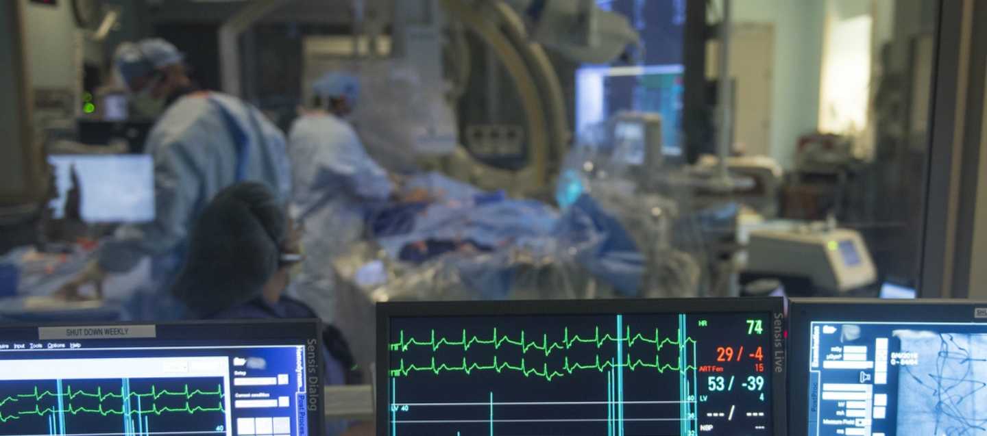 Monitoring the patient stats during surgery